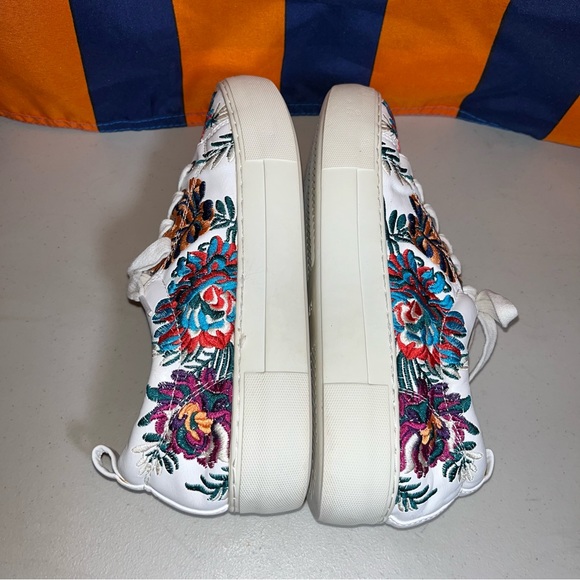 J/Slides Sneakers Women's 6.5 M Floral Embroidered White fux Leather Shoes Rare - Picture 6 of 9